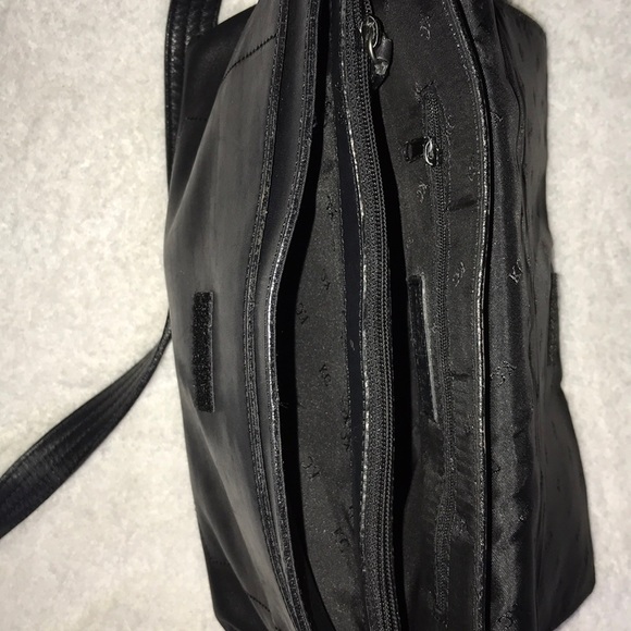 EUC Kenneth Cole Crossbody - Picture 3 of 4